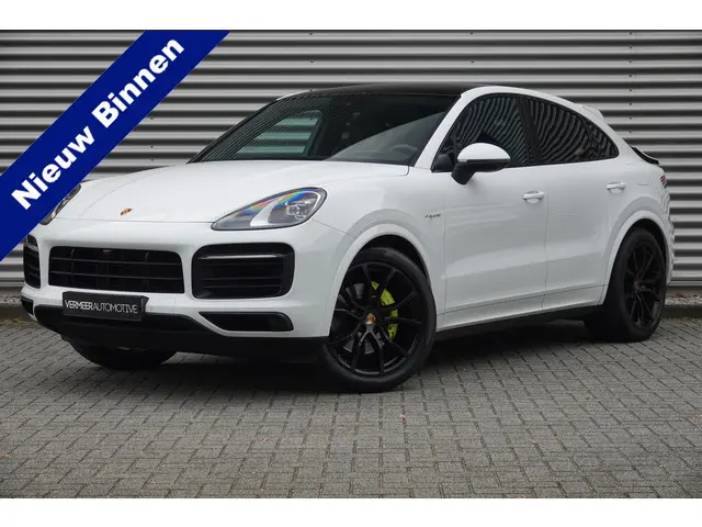 Porsche Cayenne Coupé 3.0 E-Hybrid | Sport Chrono | Pano | Alcantara | Luchtvering | HUD | Memory |...