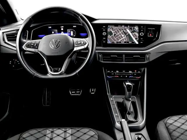 Volkswagen Polo 1.0 TSI 110pk DSG R-Line Business · Apple/Android Car Play · Matrix LED · ACC · Sfee...