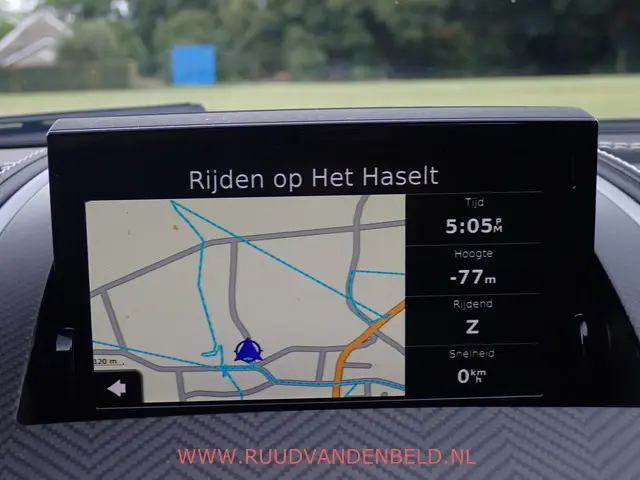 Aston Martin V12 Vanquish