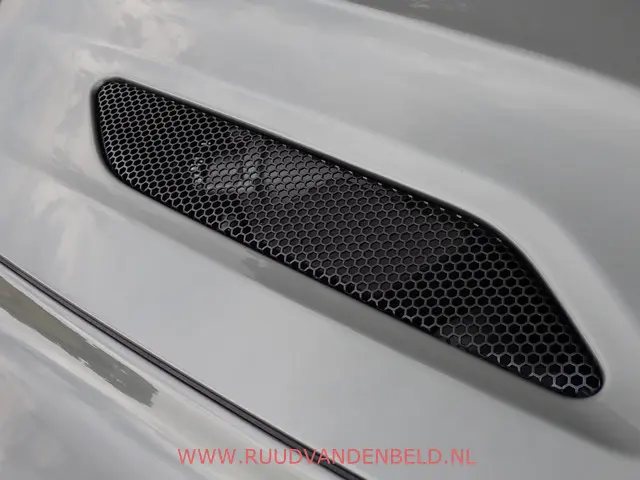 Aston Martin V12 Vanquish