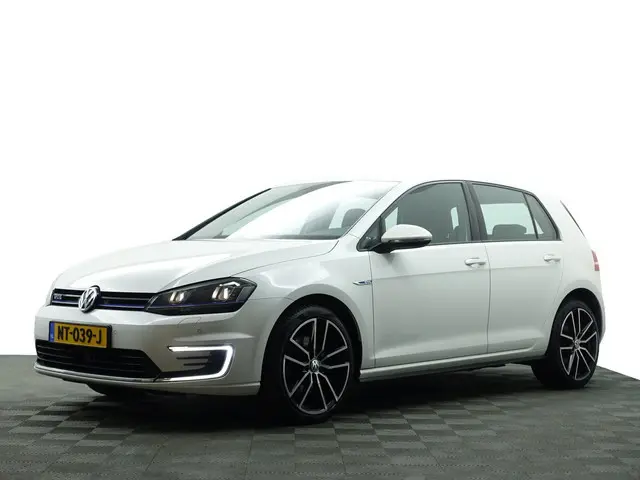 Volkswagen Golf 1.4 TSI GTE Highline Aut- Park Assist, Ada Cruise, Xenon Led, Stoelverwarming, Clima