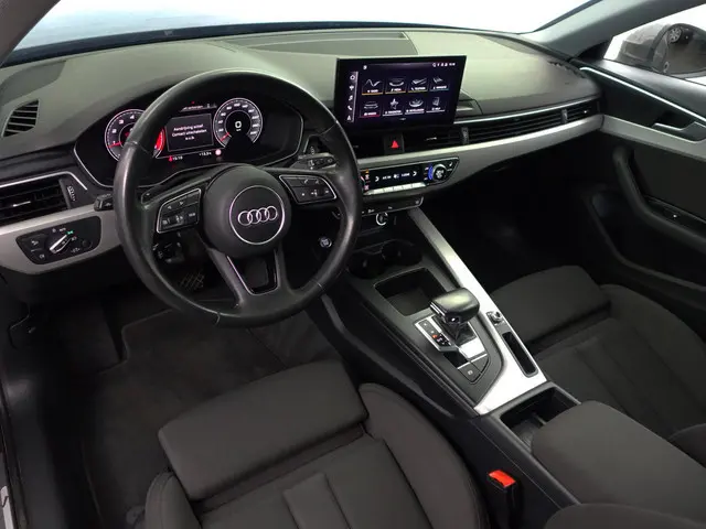 Audi A4 Avant 40 TFSI Launch edition Sport Stoel Massage, Xenon Led Matrix, Sport Interieur, Virtual...