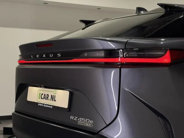 Lexus RZ
