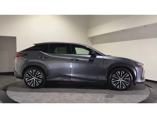 Lexus RZ