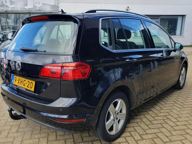 Volkswagen Golf Sportsvan 1.4 TSI Highline 150PK | AUTOMAAT | BOMVOL | NL AUTO | Trekhaak | Achterui...