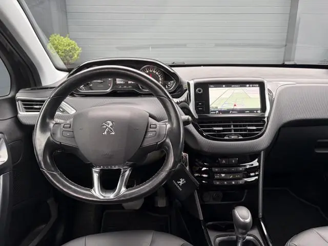Peugeot 2008 1.2 PureTech Allure 1e Eigenaar,Trekhaak,Carplay,Navi,Camera,Halfleder,110pk,Pdc,Lm vel...