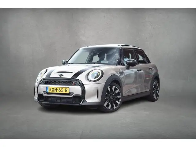 MINI 5-Deurs 2.0 Cooper S MINI Yours | Pano | Leer | H/K | HUD | Stuur-en Stoelverwarming