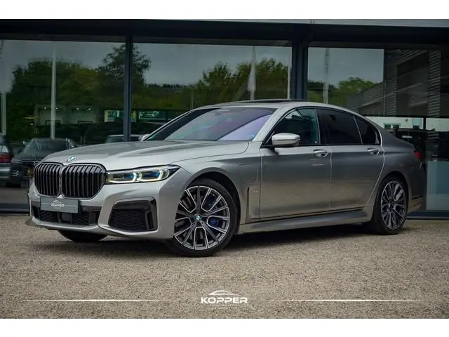 BMW 7-serie 745e High Executive / M-Sport / Schuifdak / Massage / Co-Pilot / Bowers&Wilkins / Alcant...