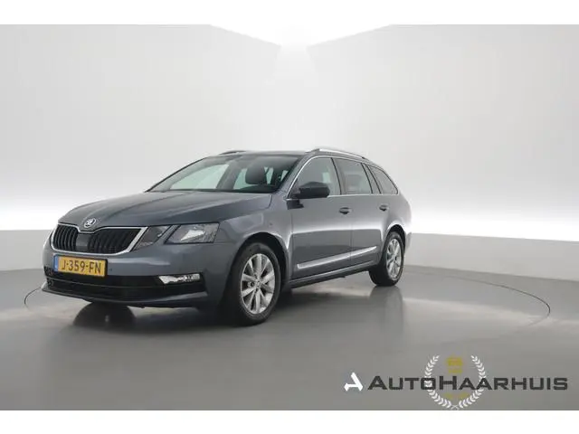 ŠKODA Octavia Combi 1.5 TSI Greentech Style | Trekhaak | Apple CarPlay | Navi | PDC | Stoelverw. | D...