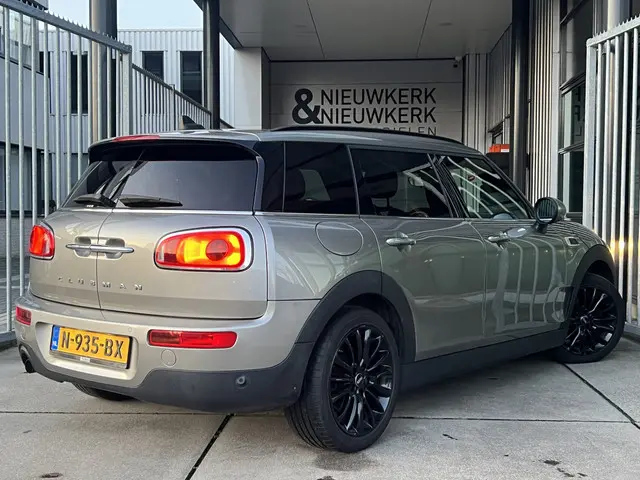 MINI Mini Clubman 1.5 One Salt Business Editie | SCHUIF/KANTELDAK | NAVI | CARPLAY | PDC | CLIMATE CONTROL | LMV 17'' | STOELVERWARMING | KEYLESS | BLUETOOTH
