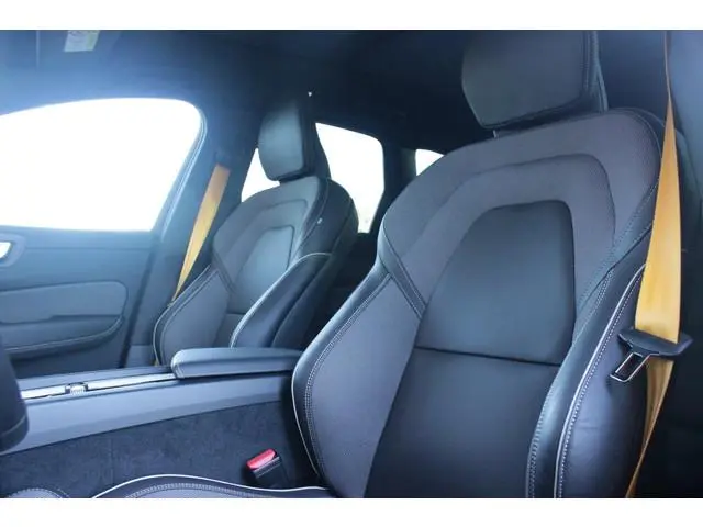 Volvo XC60 2.0 T8 Plug-in-hybrid AWD POLESTAR ENGINEERED | PANORAMA SCHUIF/KANTEL DAK | BOWERS & WIL...