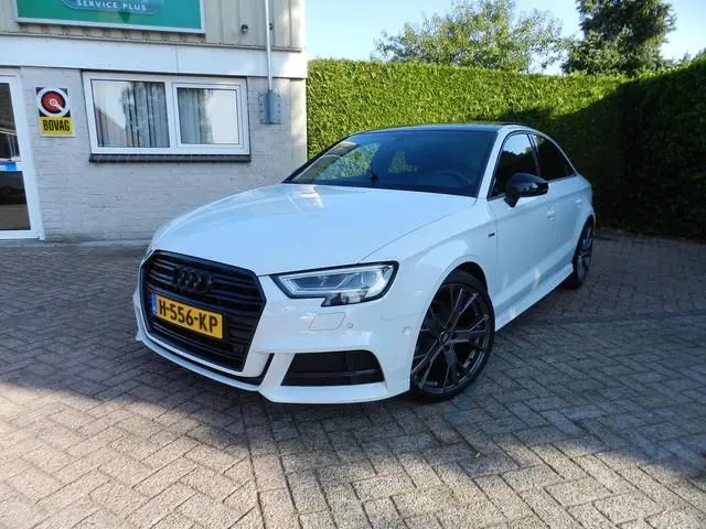 Audi A3 Limousine 40 TFSI Sport Lease Edition Digital Cockpit - Panorama-Dak - Stoelverwarming - S-L...