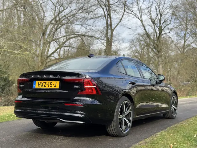 Volvo S60 2.0 B5 R-Design