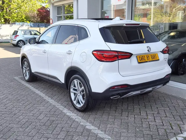MG EHS 1.5 TGDI PHEV LUXURY Open dak | Leder | 360 Camera | Keyless