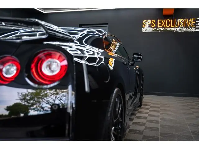 Nissan GT-R