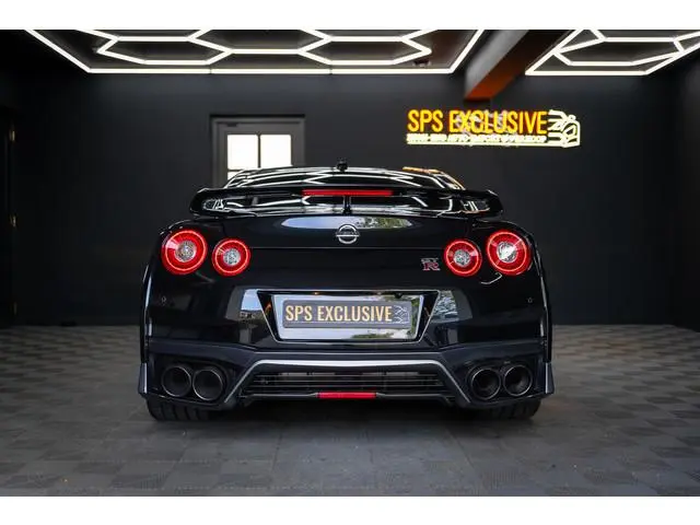 Nissan GT-R