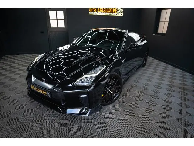Nissan GT-R