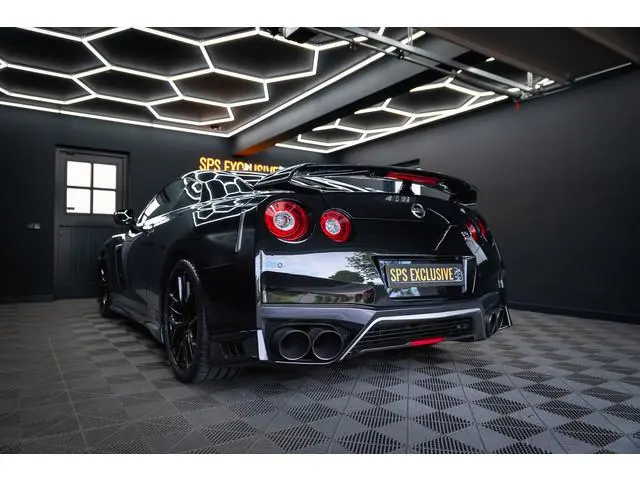 Nissan GT-R