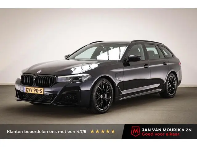 BMW 5-serie Touring 530e xDrive M-Sport | LEDER | STOELVERWARMING | TREKHAAK | 19"
