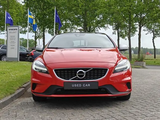 Volvo V40 1.5 T3 Polar+ Sport R-Design / Panoramadak / Cruise control / Stoelverwarming /