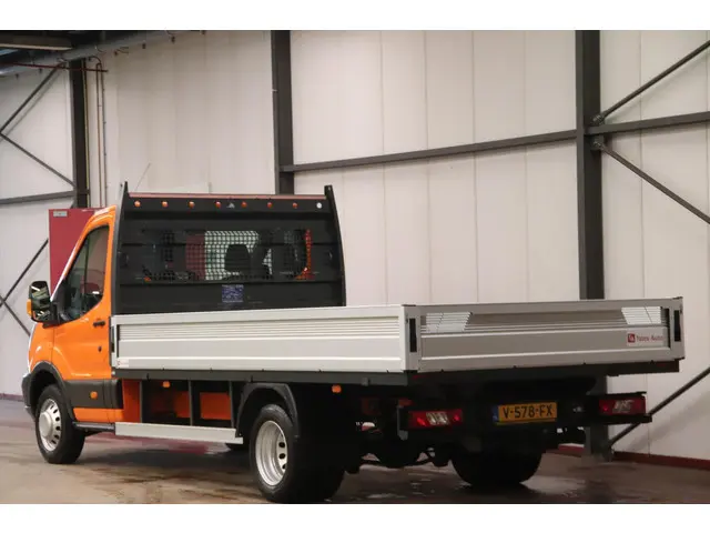 Ford Transit nieuwe NIEUWE MOTOR OPEN LAADBAK DUBBELLUCHT Ford Transit met nieuwe NIEUWE MOTOR OPEN...
