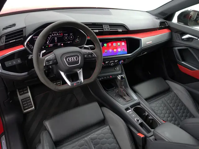 Audi RSQ3 TFSI 400pk RS Dynamic+ Black Optic Aut- Carbon, Sfeerverlichting, Xenon Led Matrix, Keyles...