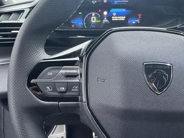 Peugeot e-308
