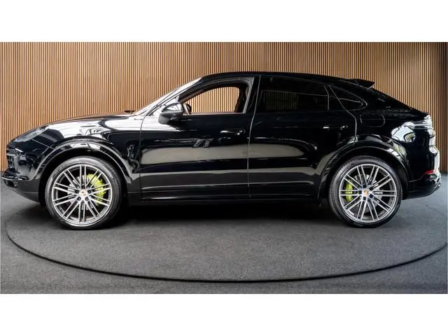 Porsche Cayenne Coupé 3.0 E-Hybrid Pano Sport-chrono 360° Luchtvering Leer Navi ACC 22'' LM velgen M...