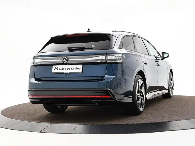 Volkswagen ID.7 Tourer Pro Limited Edition 77kWh 286pk · Navigatie · 360 camera · Trekhaak · 20" LM...