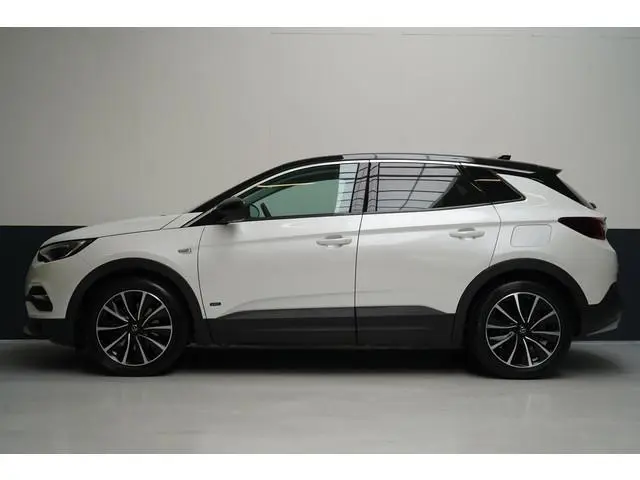 Opel Grandland X 1.6 Turbo Hybrid Business Elegance | Blind-Spot | 360 camera | Stoelverwarming | Sp...