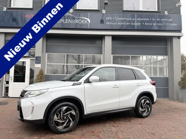 Suzuki Vitara 1.5 Hybrid Style Automaat Panodak  02-2025 25.103 KM 10 jaar Garantie