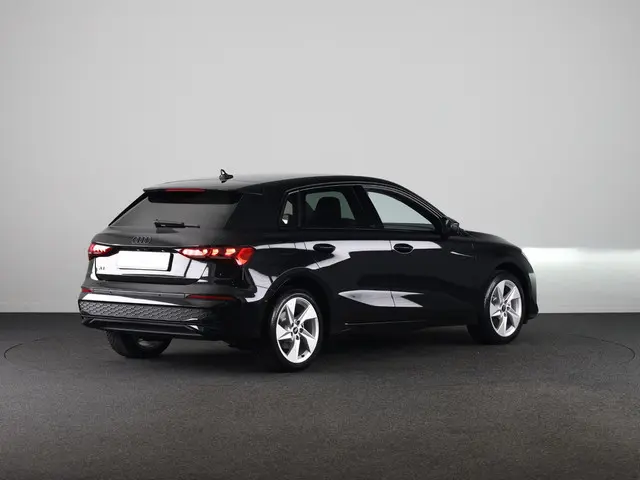 Audi A3 Sportback 40 TFSI e Advanced edition 204pk | Navigatie | Parkeercamera | Adaptieve cruise co...