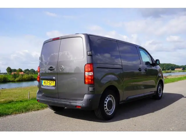 Opel Vivaro 2.0 CDTI L2H1 Edition / Automaat / Onderhouden / Zeer netjes / Cruise / Nav /