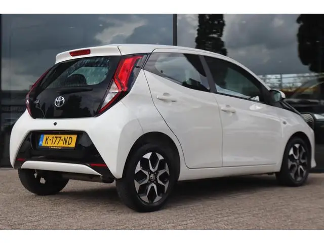 TOYOTA AYGO 1.0 VVT-i X-PLAY LIMITED AUT. | CARPLAY | CAMERA | AIRCO | BLUETOOTH | LMV