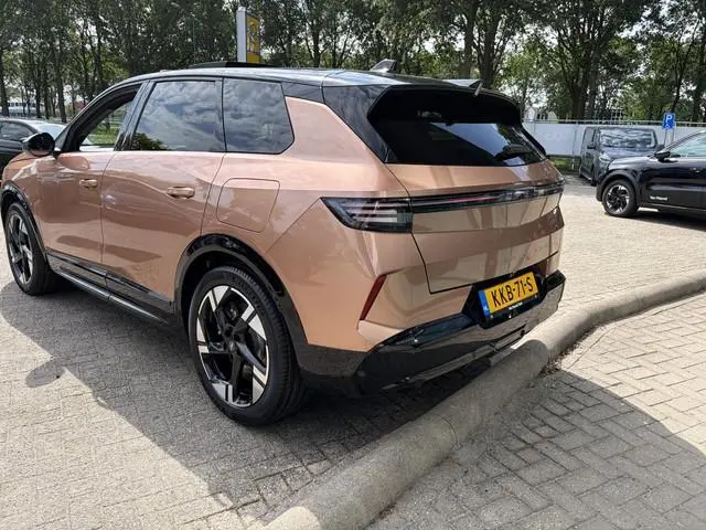 Opel Grandland 1.6 Turbo Plug-in-Hybrid Ultimate | Lederen bekleding | Trekhaak | Demo beschikbaar v...