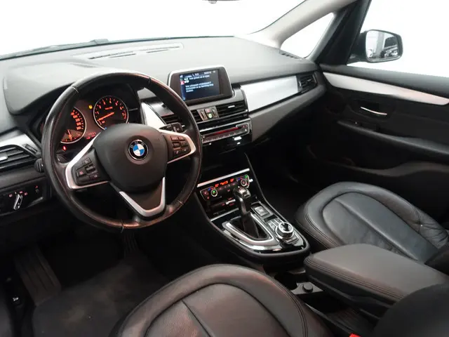 BMW 2-serie Active Tourer 225xe iPerformance High Executive Aut- Park Assist, Xenon Led, Nappa Leder...