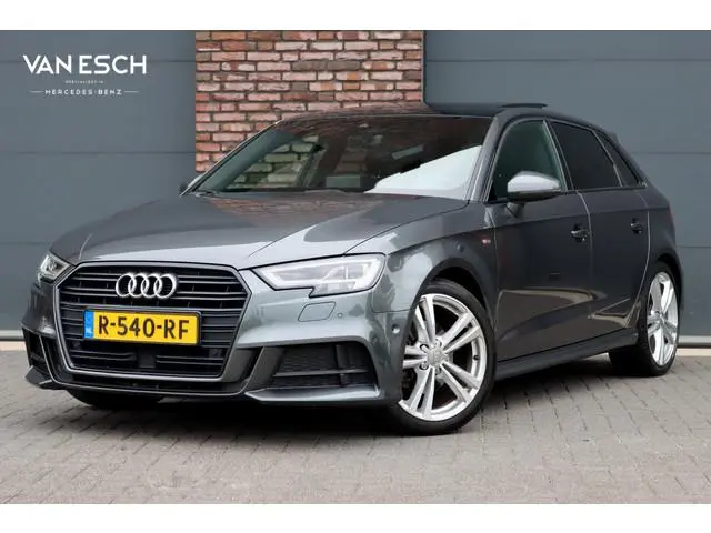 Audi A3 Sportback 1.5 TFSI CoD Sport S Line Edition | Automaat | Panoramadak | ACC | Massage | Leder...