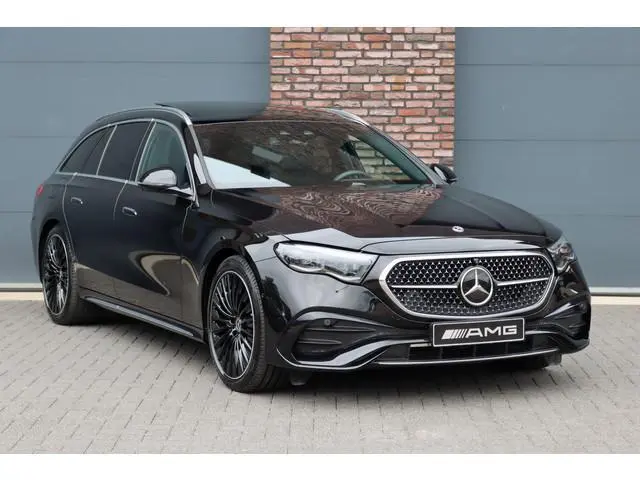 Mercedes-Benz E-klasse Estate 300 de 4MATIC AMG Line | Luchtvering | Hyperscreen | Distronic+ | HUD...