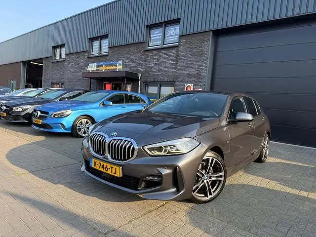 BMW 1-serie 116d Executive | 1E EIGENAAR | 3/6/12MND GARANTIE | AUTOMAAT | LED | CARPLAY | SFEERVERL...