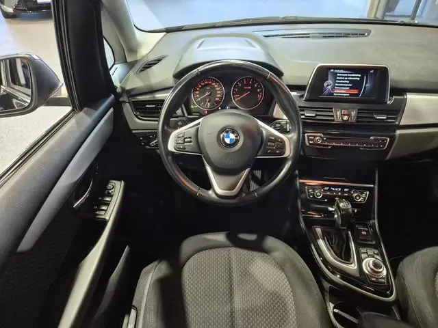 BMW 2-serie Active Tourer 218i Executive Navigatie | Airco | Cruise | Sensoren