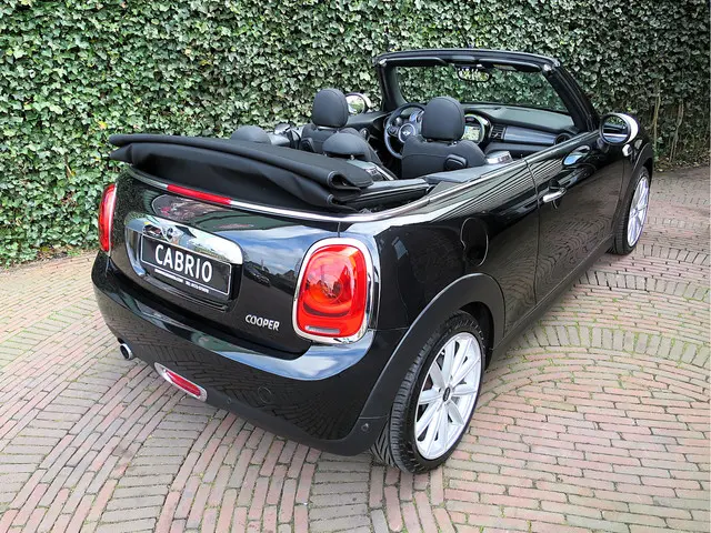 MINI Cooper Cabrio