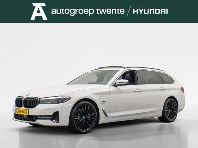 Bmw 5-serie Touring 530e Business Edition+ | Elek. trekhaak | Leder | LED | Camera
