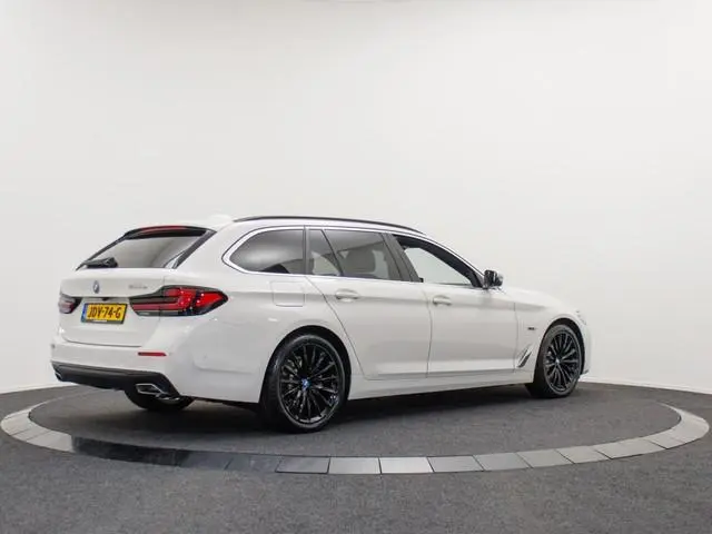 Bmw 5-serie Touring 530e Business Edition+ | Elek. trekhaak | Leder | LED | Camera