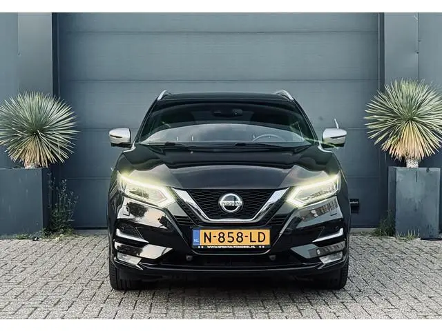 Nissan Qashqai 1.3 DIG-T Tekna + Pano/Navi/Camera/AppleCarPlay