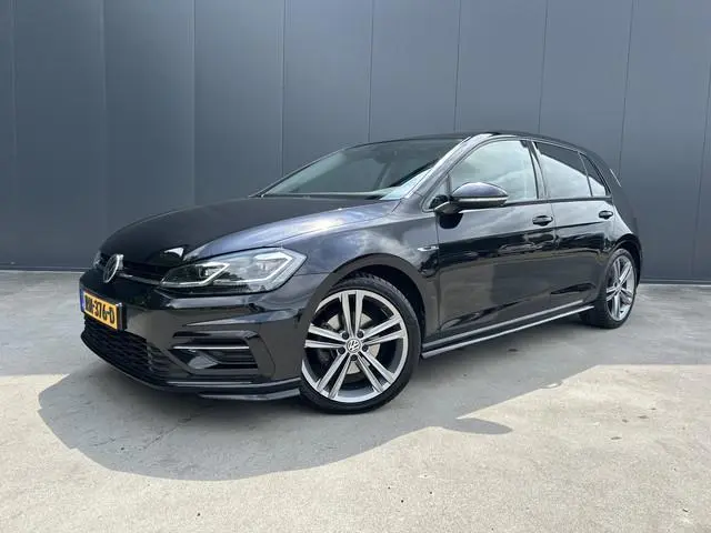 Volkswagen Golf 1.5 TSI 150 PK R LINE VIRTUAL COCKPIT CAMERA ADAPT HIGHLINE CRUISE NAVI ECC TREKHAAK