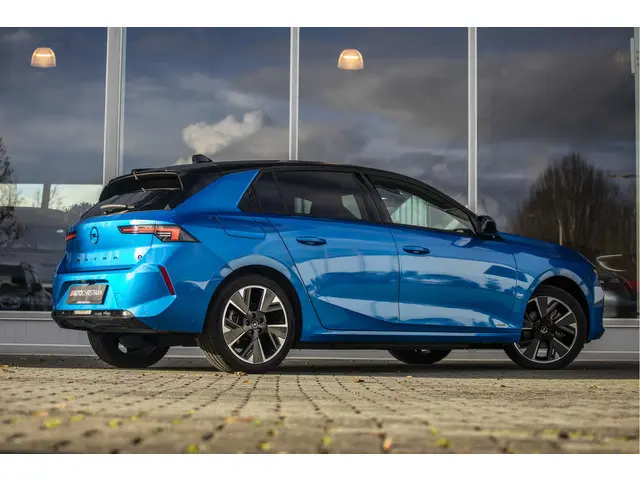 Opel Astra Electric 54 kWh GS | Pano | Head-up | Camera