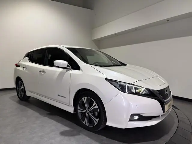 Nissan LEAF Visia 40 kWh | Keyless | Cruise Control Adaptief | Verwarmde stoelen |