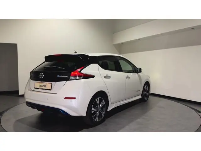 Nissan LEAF Visia 40 kWh | Keyless | Cruise Control Adaptief | Verwarmde stoelen |