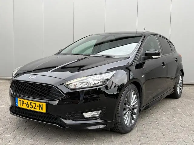 Ford Focus 125PK EcoB. ST-Line Trekhaak/Camera/Carplay-android/Navigatie/Cruise-control