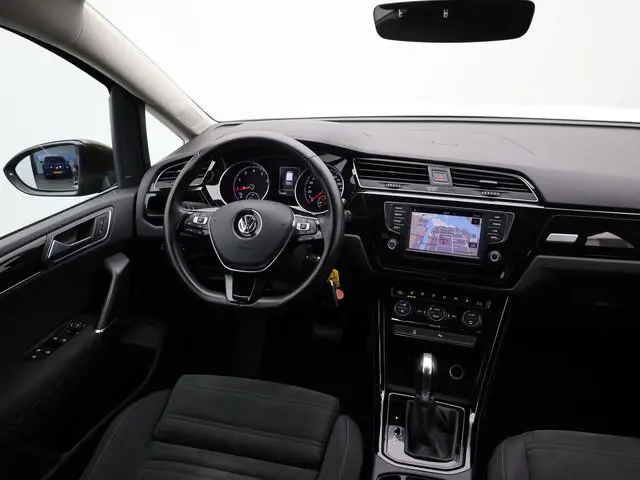 Volkswagen Touran 1.4 TSI 150Pk DSG Highline | 3x Iso Fix | Trekhaak afnb. | Camera | Stoelverw. | P...